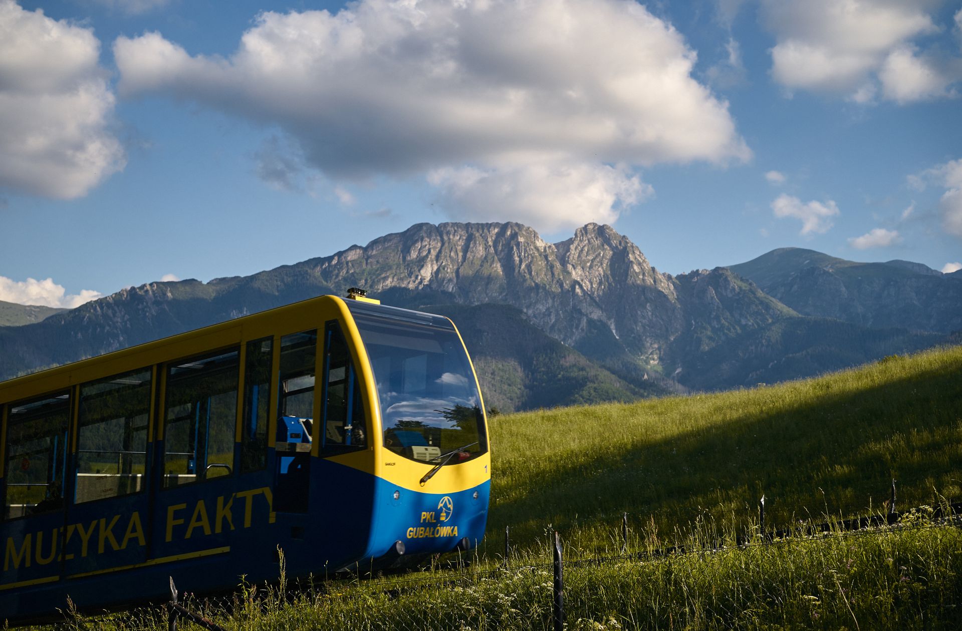 Widok z Gubałówki na Tatry